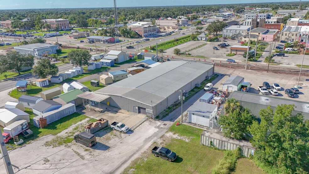 More Photos Of 14 W Hickory St, Arcadia Freestanding For Lease