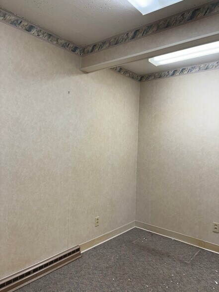 More Photos Of 2017 Sunset Blvd, Steubenville Office For Lease