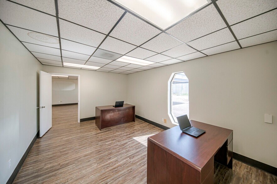 More Photos Of 1410 Rankin Hwy, Midland Office For Sale