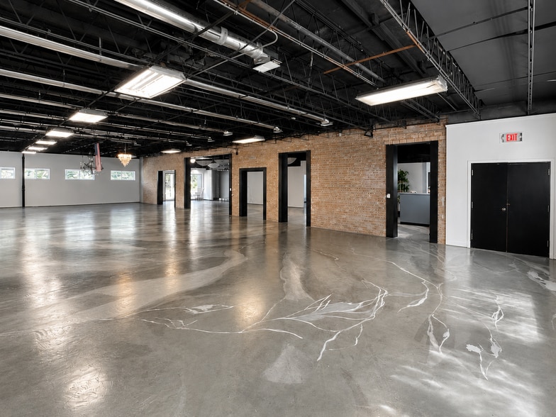 More Photos Of 44 W Lincoln Hwy, Chicago Heights Office For Lease