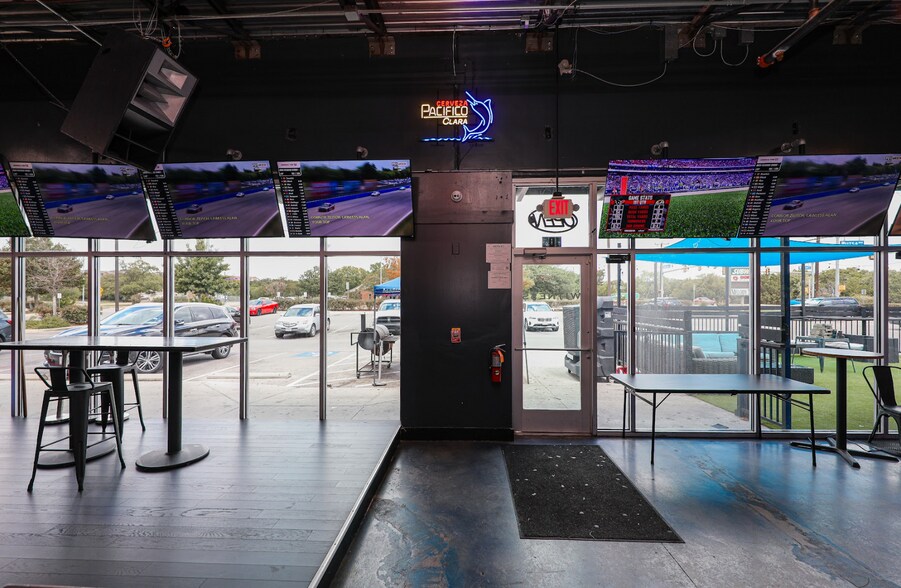 More Photos Of 7280 UTSA Blvd, San Antonio Freestanding For Lease