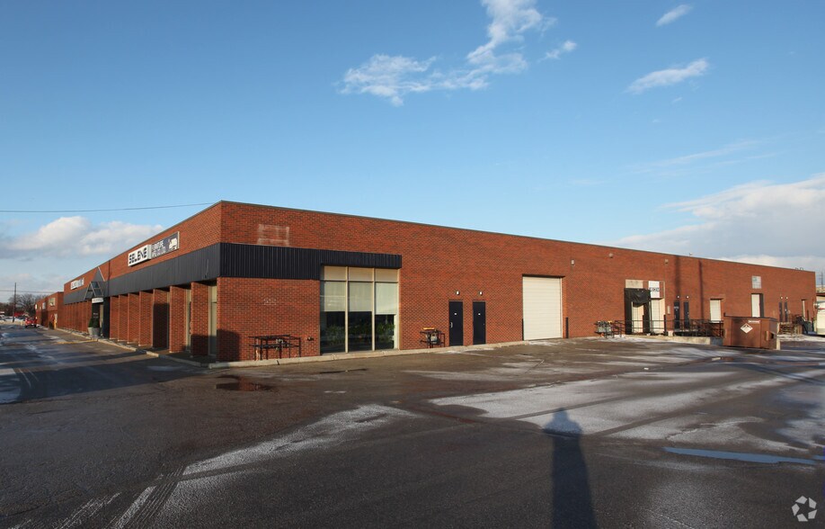 More Photos Of 8051 Keele St, Concord Warehouse For Lease