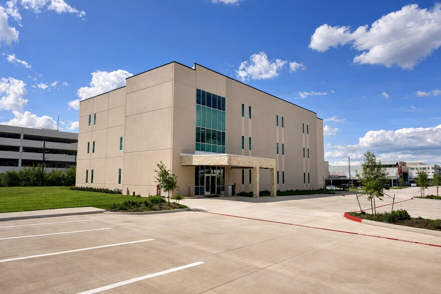 More Photos Of 130 Bella Katy Dr, Katy Medical For Lease
