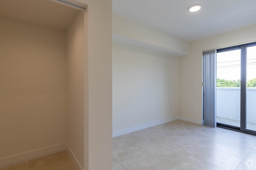 More Photos Of 1091 Galiano St, Coral Gables Apartments For Sale