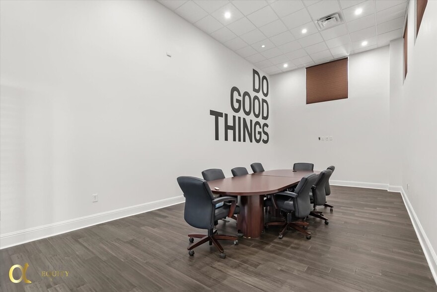 More Photos Of 201 Specialty Pt, Sanford Showroom For Lease