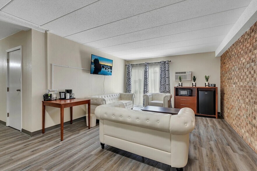 More Photos Of 200 E State 28 Hwy, Morris Hospitality For Sale