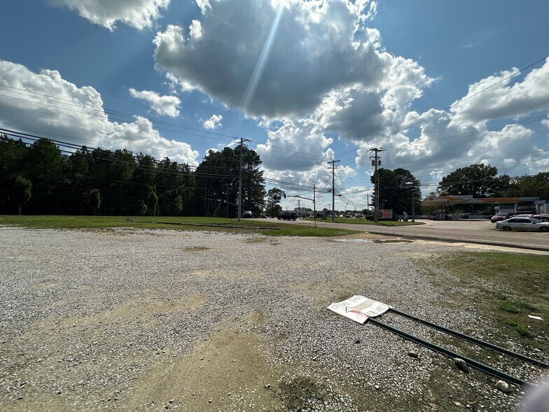 More Photos Of 106 Avenue of Patriots St, Starkville Restaurant For Sale