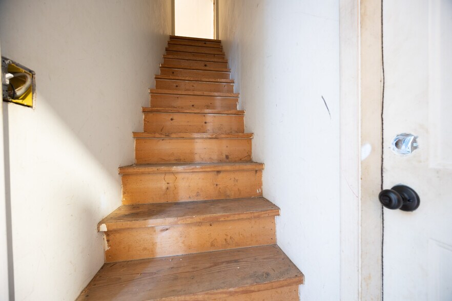 More Photos Of 164 NE Laguna Dr, Lake City Office For Sale