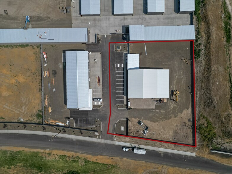 More Photos Of 1914 Dell Ave, Walla Walla Distribution For Lease