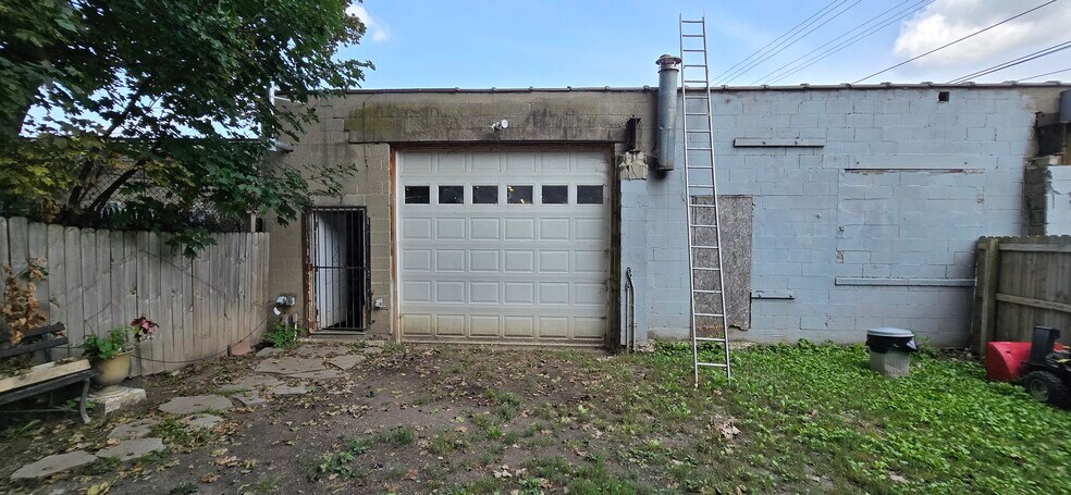 More Photos Of 405 Rhode Island St, Buffalo Light Distribution For Sale
