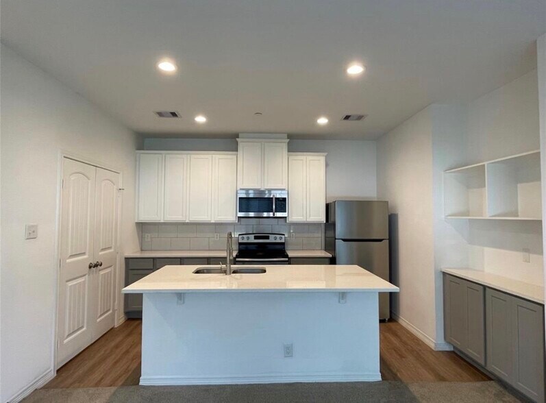 More Photos Of 112 Kelly St, Wharton Apartments For Sale