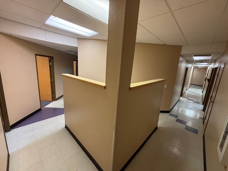 More Photos Of 2002 N Stockton Hill Rd, Kingman Medical For Sale