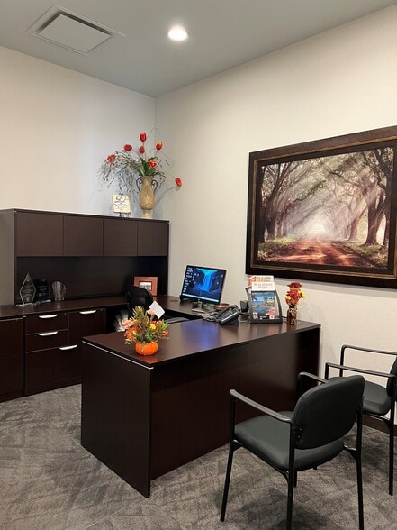 More Photos Of 269 16th St W, Dickinson Freestanding For Lease