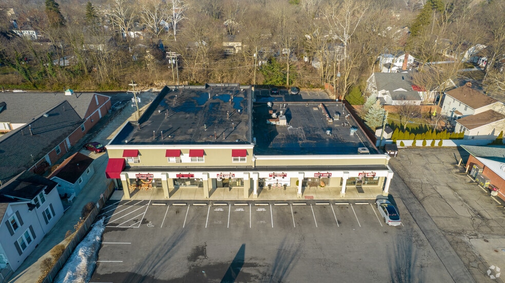 More Photos Of 893-905 High St, Worthington Storefront Retail Office For Lease