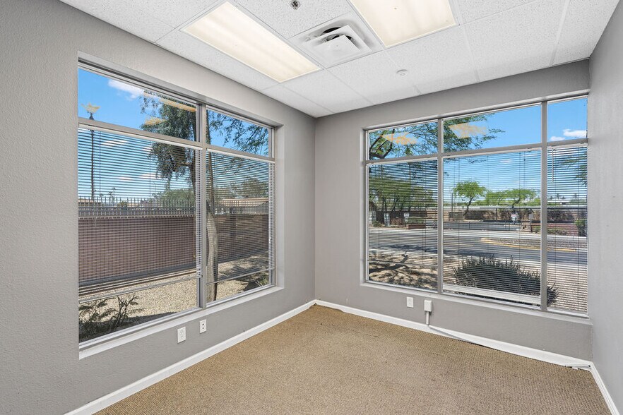 More Photos Of 2075 S Cottonwood Dr, Tempe Medical For Lease
