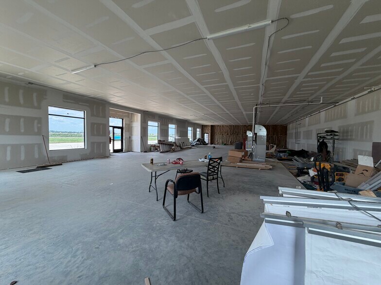 More Photos Of 2190 Old Highway 75, Sergeant Bluff Office For Lease