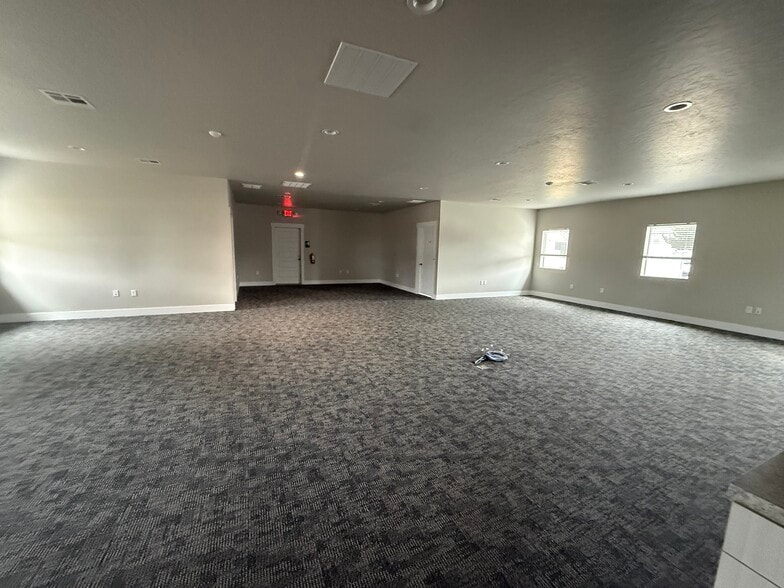 More Photos Of 1921 E Overland Rd, Meridian Office For Lease