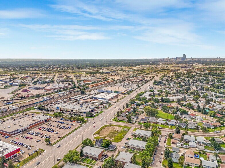 More Photos Of 13408 Fort Rd NW, Edmonton Storefront For Lease
