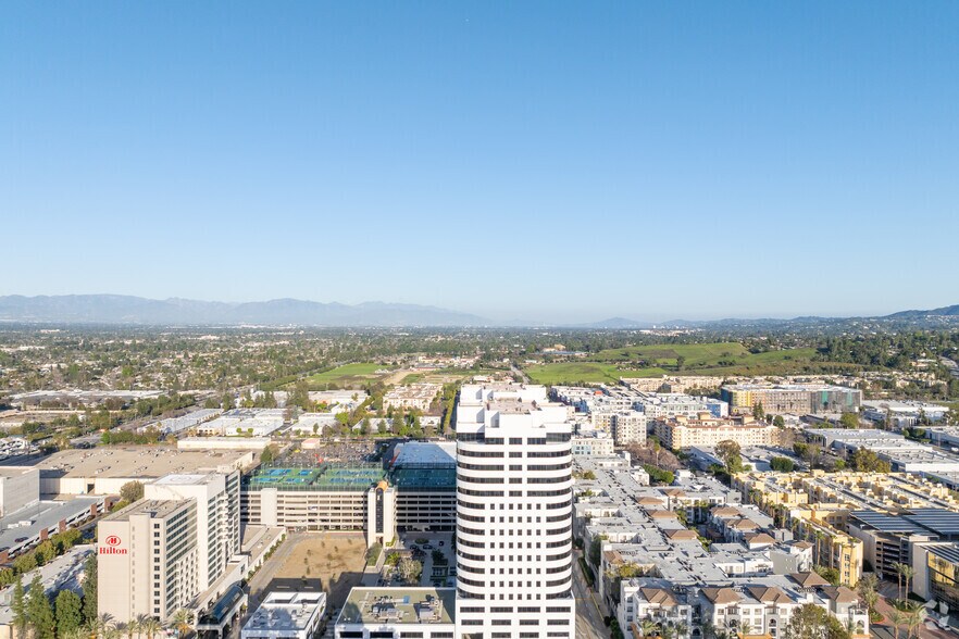 More Photos Of 6300 Canoga Ave, Woodland Hills Office For Lease