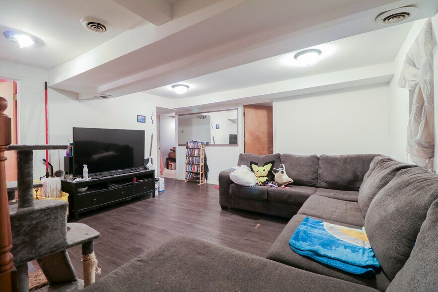 More Photos Of 40523 N Il Route 83, Antioch Apartments For Sale