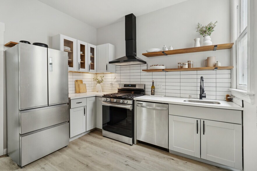 More Photos Of 17-19 Card Aly, San Francisco Apartments For Sale