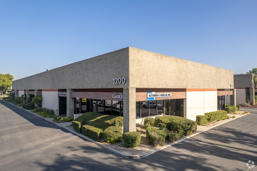 More Photos Of 1200 N Jefferson St, Anaheim Showroom For Sale