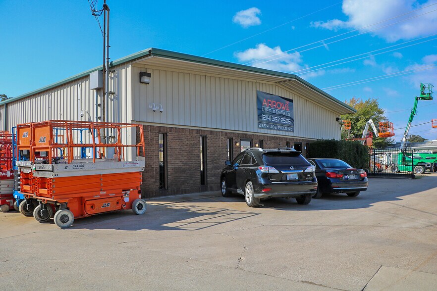 More Photos Of 2338-2354 Joe Field Rd, Dallas Industrial For Lease