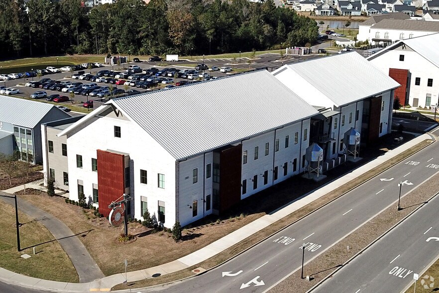 More Photos Of 2001 2nd Ave, Summerville Office For Lease
