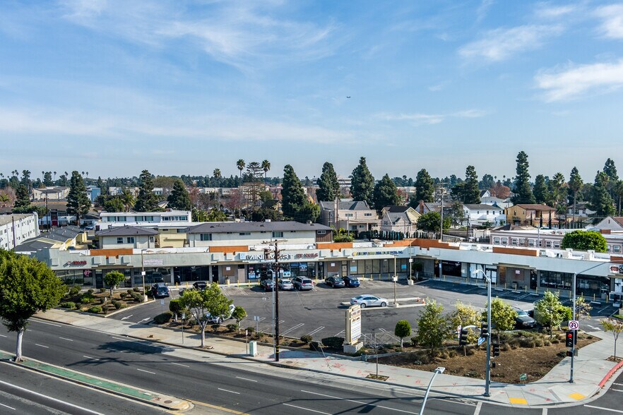 More Photos Of 400-424 E Florence Ave, Inglewood General Retail For Sale