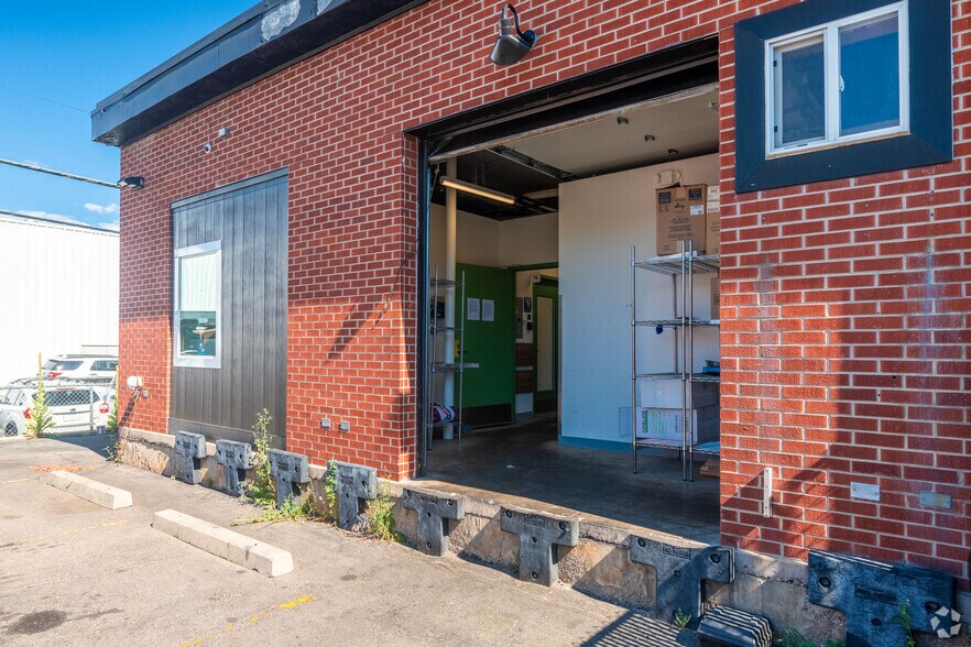 More Photos Of 2171 S Grape St, Denver Restaurant For Lease