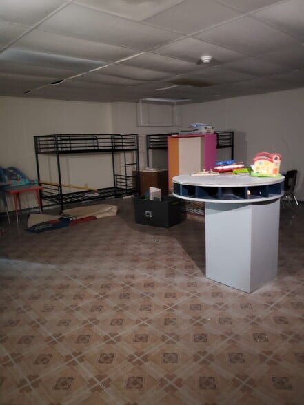 More Photos Of 5123 Northridge Dr, Houston Office Residential For Sale