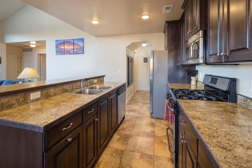 More Photos Of 3862 Desert Willow #9-A1 cir, Moab Specialty For Sale