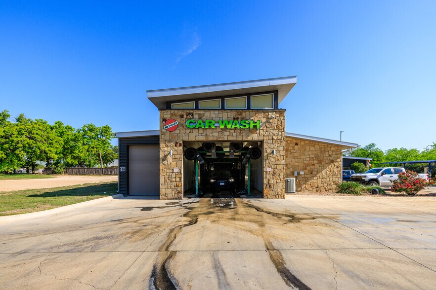 More Photos Of 516 Friendship Ln, Fredericksburg Carwash For Sale
