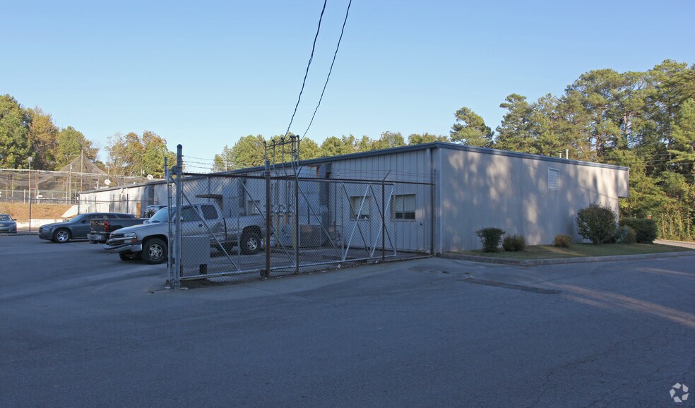 More Photos Of 273-275 Forest Rd, Bessemer General Retail For Lease