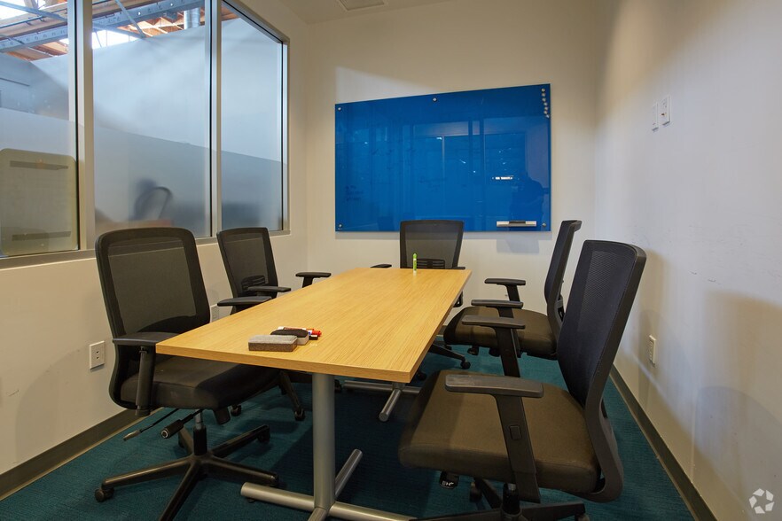 More Photos Of 5877 Obama Blvd, Los Angeles Loft Creative Space For Lease