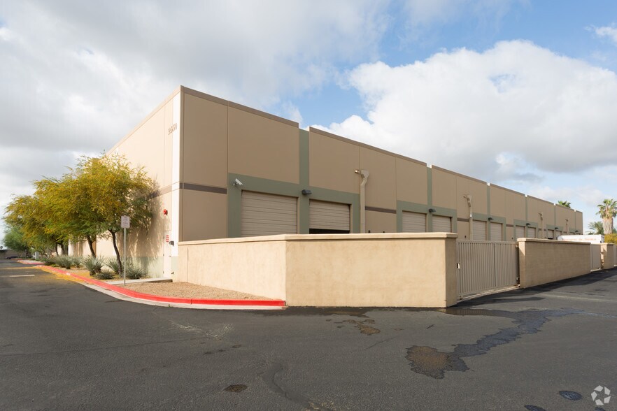 More Photos Of 2650 E Mohawk Ln, Phoenix Warehouse For Sale