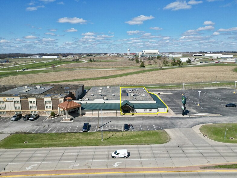 More Photos Of 2601 E 13th St, Ames Hotel For Lease