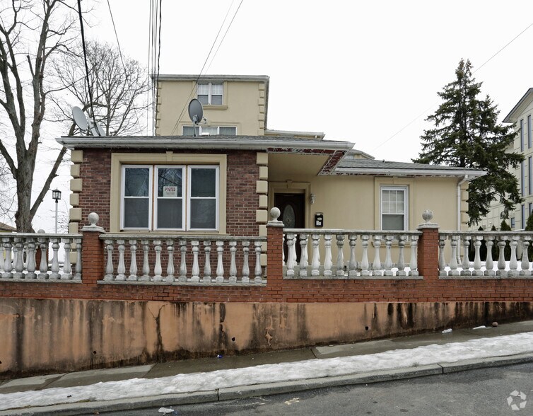 More Photos Of 69 Starbuck St, Staten Island Apartments For Sale