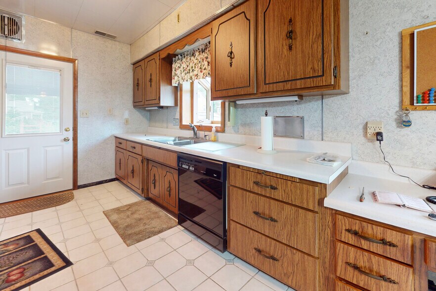 More Photos Of 3721 Main St, Weirton Funeral Home For Sale