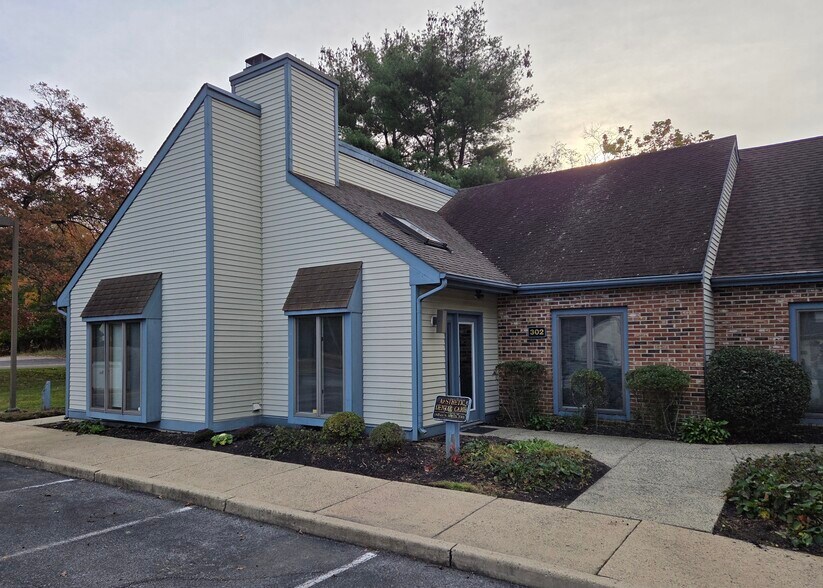 More Photos Of 146 Lakeview Dr S, Gibbsboro Medical For Sale