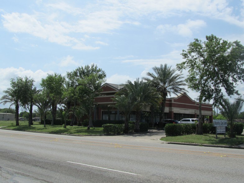 More Photos Of 1205-1211 W Austin St, Port Lavaca Office For Sale