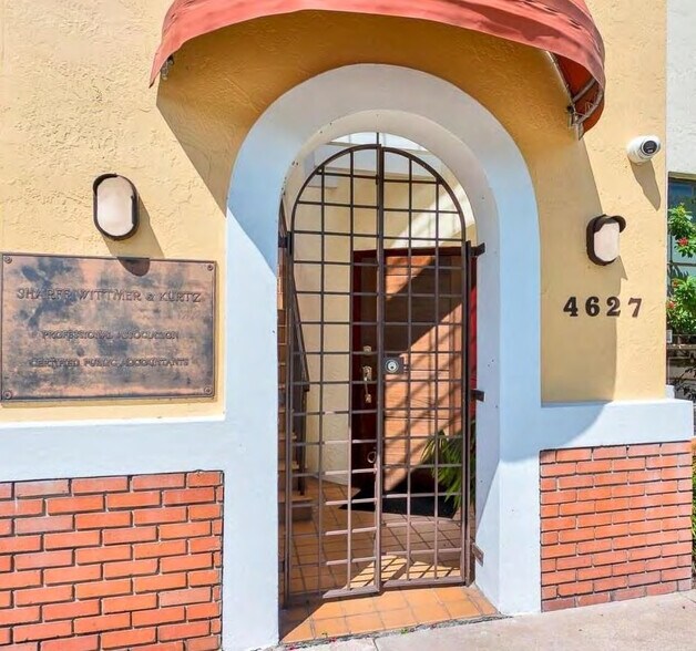 More Photos Of 4627 Ponce de Leon Blvd, Coral Gables Office For Lease