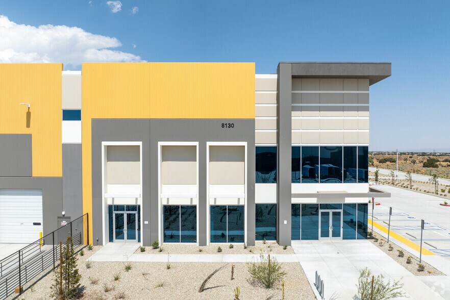 More Photos Of 8130 Caliente Rd, Hesperia Distribution For Lease