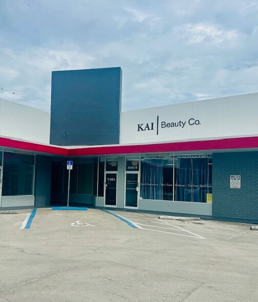 Primary Photo Of 4242 N Federal Hwy, Fort Lauderdale Freestanding For Lease