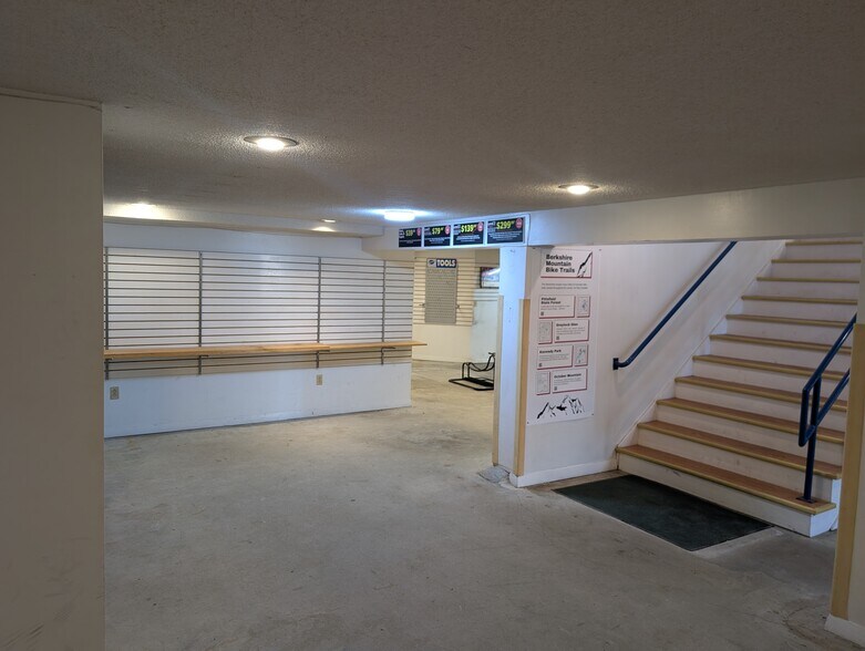 More Photos Of 55 W Housatonic St, Pittsfield Storefront Retail Office For Sale