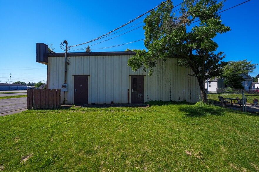 More Photos Of 991 E Main St, Chillicothe Office For Sale