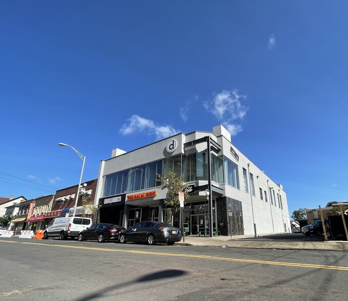 Primary Photo Of 37 Easton Ave, New Brunswick Storefront Retail Office For Lease