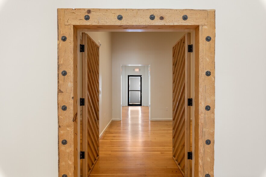 More Photos Of 302 N Main St, Lakeport Storefront For Sale