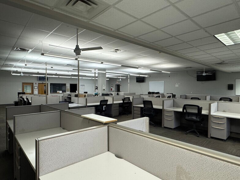 More Photos Of 445 Post rd, Buchanan Office For Sale