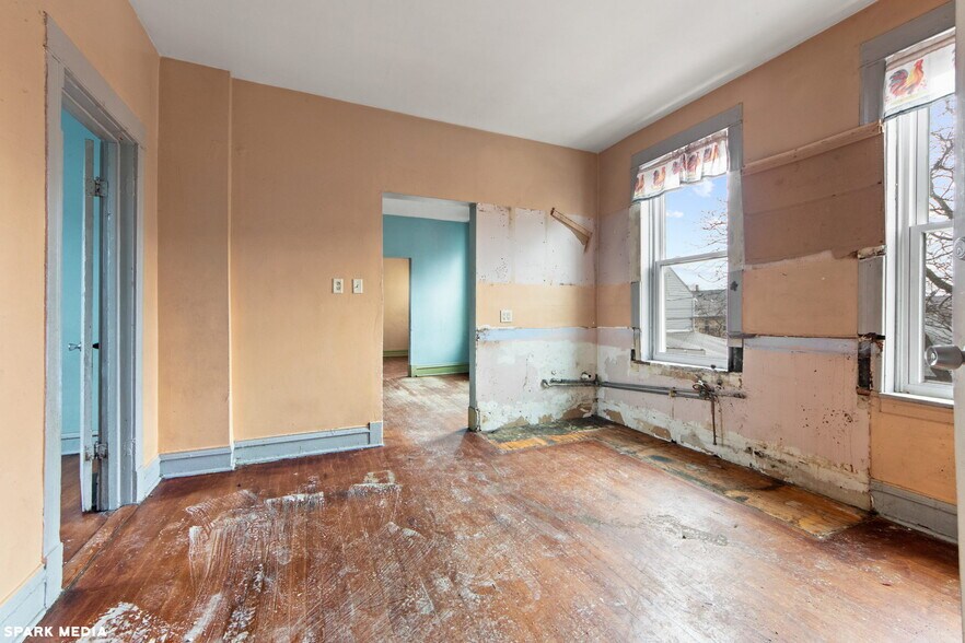 More Photos Of 4800 S Wood St, Chicago Storefront Retail Residential For Sale